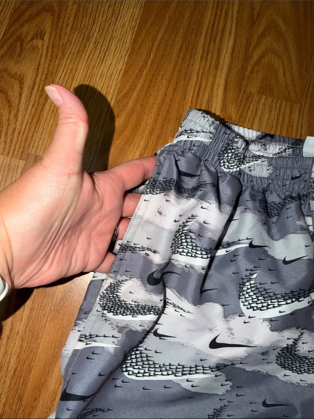 Nike Boys Gray & White Swoosh Camo Swim Shorts Size Large (10/12)